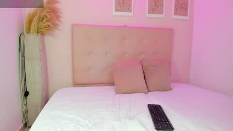 annie_dolce_ online show from July 2, 2:23 pm