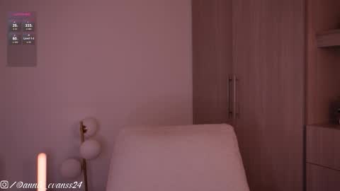 Annie Evans online show from October 29, 8:54 pm