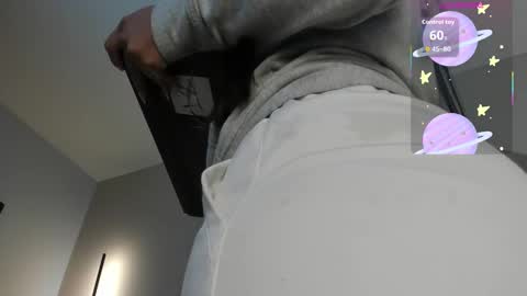 Snapshot of annie_lought chatting on February 18, 3:02 am online show from February 18, 3:02 am