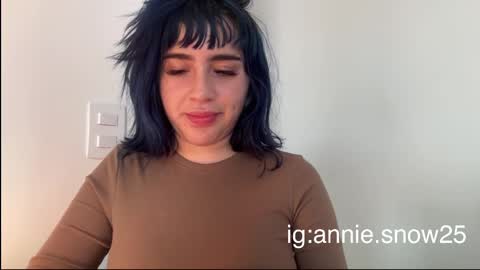 JEANNE no olvides seguirme dont forget follow me  uu online show from February 28, 9:33 pm