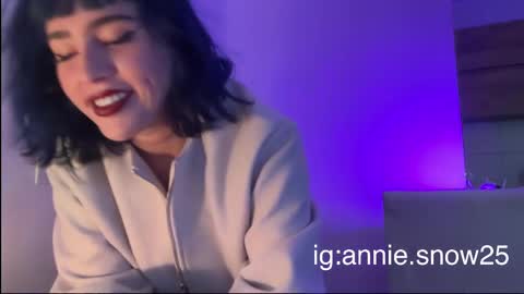 JEANNE no olvides seguirme dont forget follow me  uu online show from March 3, 10:10 pm