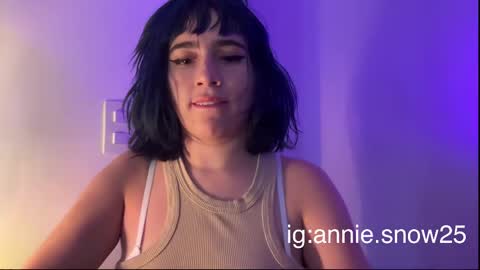 JEANNE no olvides seguirme dont forget follow me  uu online show from March 6, 10:26 pm