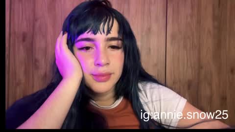 JEANNE no olvides seguirme dont forget follow me  uu online show from March 11, 3:26 am