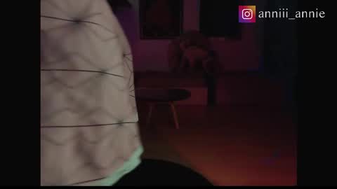 JEANNE no olvides seguirme dont forget follow me  uu online show from November 11, 5:07 am