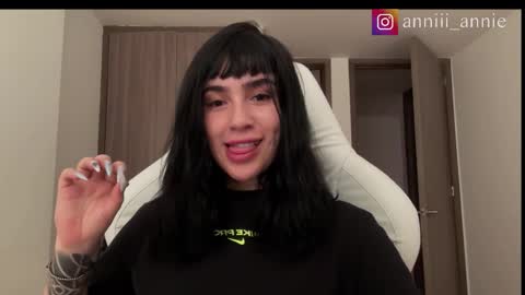 JEANNE no olvides seguirme dont forget follow me  uu online show from January 9, 10:11 pm