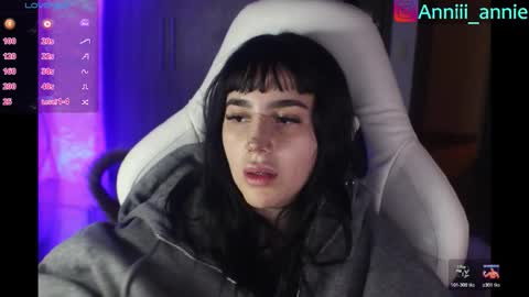 Snapshot of annie_snow_ chatting on March 3, 12:50 am JEANNE no olvides seguirme dont forget follow me uu online show from March 3, 12:50 am