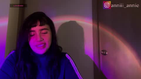 JEANNE no olvides seguirme dont forget follow me  uu online show from June 11, 12:32 am