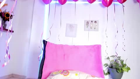 Annie online show from October 16, 3:02 pm