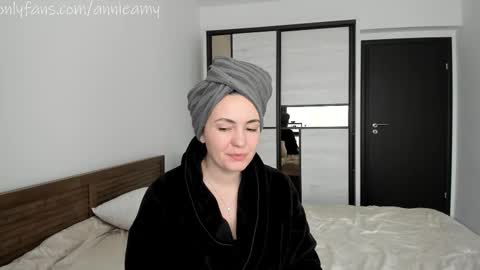 Annie online show from February 19, 2:46 pm