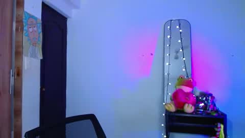 AnnieBlu3 online show from October 27, 9:46 am