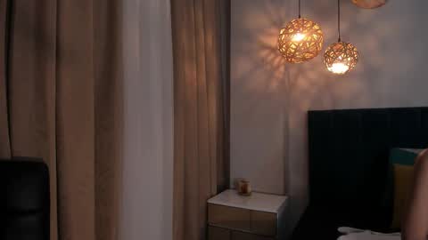 Annie Bluee online show from March 27, 11:43 am