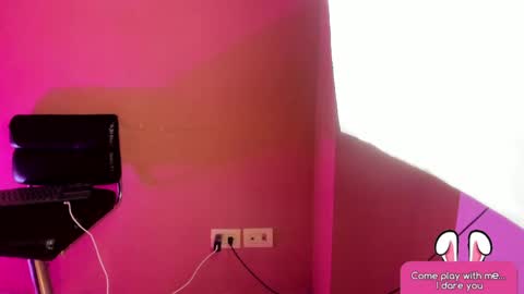Snapshot of anniebluee_ chatting on April 1, 11:00 am Annie Bluee online show from April 1, 11:00 am