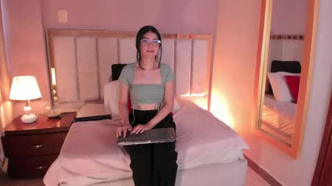 Snapshot of anniebluee_ chatting on May 29, 12:36 pm Annie Bluee online show from May 29, 12:36 pm