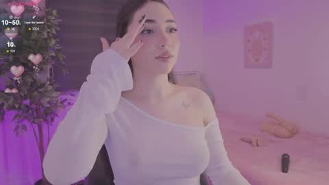 Snapshot of anniebrie chatting on April 3, 6:11 am Cassandra online show from April 3, 6:11 am