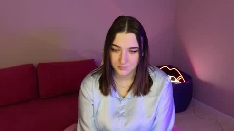 Snapshot of anniedodge chatting on October 14, 1:06 am Annie online show from October 14, 1:06 am