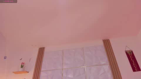 Snapshot of anniee_333 chatting on June 3, 3:17 pm online show from June 3, 3:17 pm