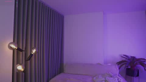 Annie FREE TRIAL IN BIO online show from May 11, 10:29 pm