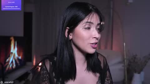 anniehillofficial_ online show from October 3, 8:50 pm