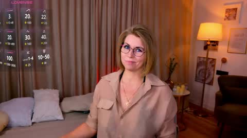 Annie online show from June 9, 6:58 am