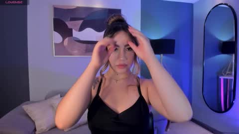 Annie Monroe online show from January 7, 11:23 am