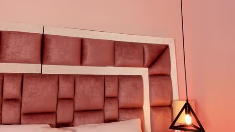 Annie online show from March 9, 12:31 pm