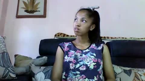Snapshot of anniesexy1 chatting on November 3, 4:03 am anniesexy1 online show from November 3, 4:03 am