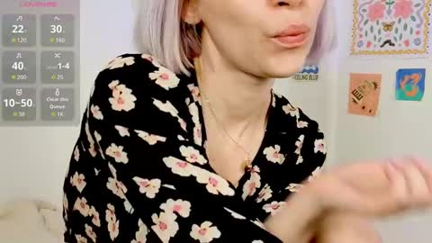 annietinky online show from October 12, 4:06 pm