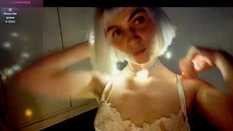 annietinky online show from October 24, 4:20 am