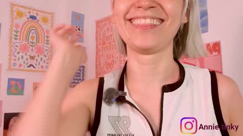 annietinky online show from March 4, 2:50 am