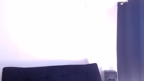 Snapshot of anniewine__ chatting on December 1, 6:46 pm ANNIE WINE online show from December 1, 6:46 pm