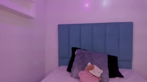 Snapshot of anniie_evans1 chatting on October 6, 2:25 pm Annie Evans  online show from October 6, 2:25 pm