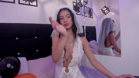 Snapshot of anniie_evans1 chatting on October 22, 4:35 am Annie Evans  online show from October 22, 4:35 am