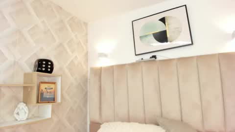 Annie Queen online show from February 5, 4:17 am