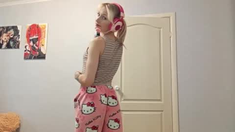 Snapshot of annitaeschen chatting on September 14, 7:51 am Kate online show from September 14, 7:51 am