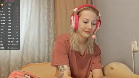 Snapshot of annitaeschen chatting on September 18, 9:22 am Kate online show from September 18, 9:22 am