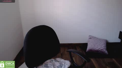 Snapshot of annittaprincess chatting on October 21, 9:59 pm Gaby 3 online show from October 21, 9:59 pm