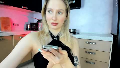 Snapshot of annlovesexxx chatting on April 1, 1:12 pm Ann 8am-3pm ESTNY time online show from April 1, 1:12 pm