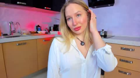 Snapshot of annlovesexxx chatting on April 12, 1:16 pm Ann 8am-3pm ESTNY time online show from April 12, 1:16 pm