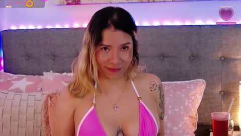 Snapshot of anntonellalee chatting on October 13, 4:40 pm Antonella Lee online show from October 13, 4:40 pm