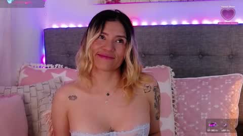 Snapshot of anntonellalee chatting on October 14, 5:58 pm Antonella Lee online show from October 14, 5:58 pm