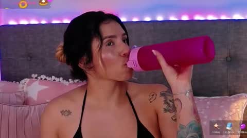 Snapshot of anntonellalee chatting on November 25, 7:58 pm Antonella Lee online show from November 25, 7:58 pm