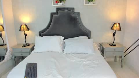 Anntonia Woods  online show from December 26, 1:54 pm