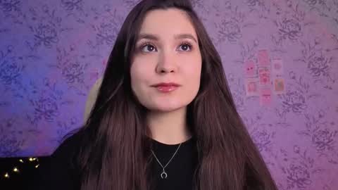 Annie online show from November 2, 11:18 pm