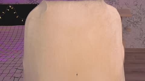 Annie online show from March 27, 8:26 am