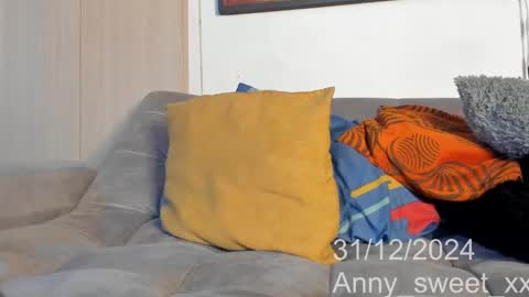 BABY ANNY   INSTAGRAM Annycutie20 online show from December 31, 9:53 am