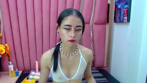Anny online show from February 4, 1:06 pm