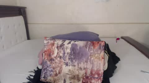 Snapshot of annybecca chatting on July 28, 5:23 pm Anny online show from July 28, 5:23 pm