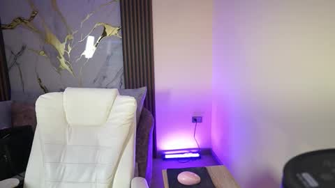 Snapshot of annybuny chatting on October 24, 11:39 am Ana online show from October 24, 11:39 am