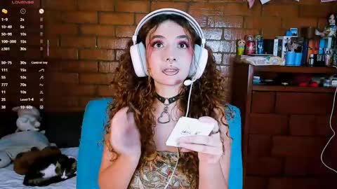 Snapshot of annycolin chatting on May 8, 9:42 pm Anny IG online show from May 8, 9:42 pm