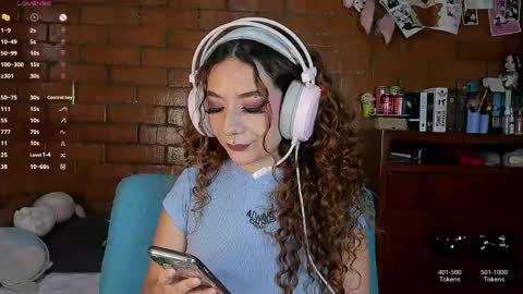 Snapshot of annycolin chatting on June 4, 9:54 pm Anny IG online show from June 4, 9:54 pm
